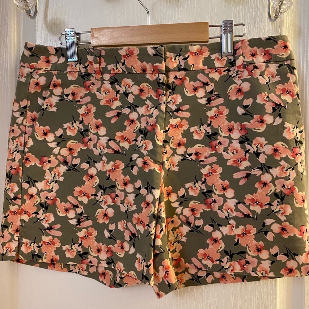White House Black Market Shorts, size 8